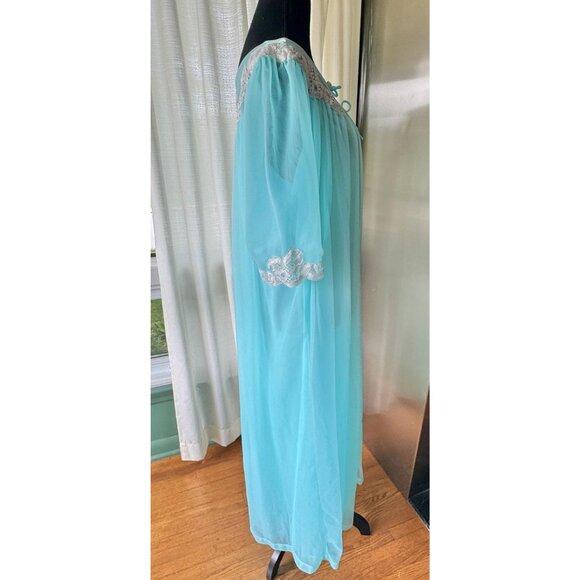 Vintage 1960s peignoir, Robin Egg blue robe, wide lace details, 3/4 sleeves - Picture 7 of 10